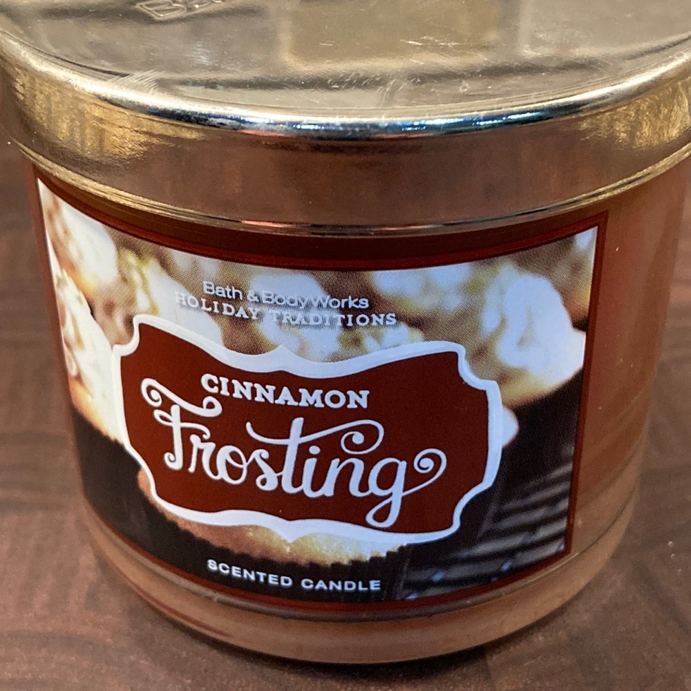 Bath & Body Works Cinnamon Frosting Candle - Brown and Silver